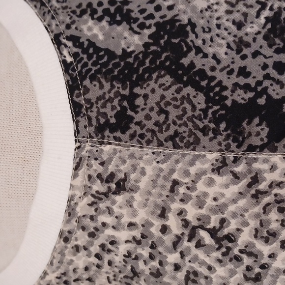 W11 by Walter Baker "Florentina" Snakeskin Animal Print Top NEW Sz. Sm - Picture 7 of 10
